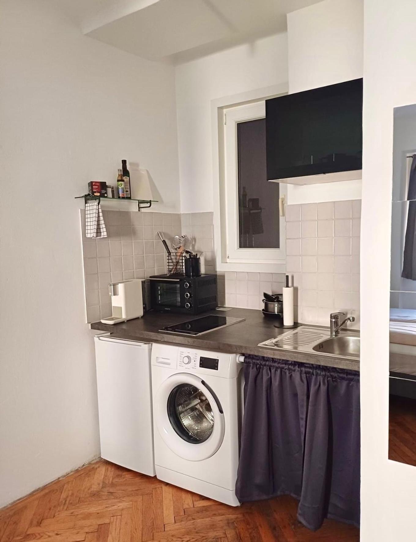 Apartment Lerchenfelder Strasse Wina Bagian luar foto